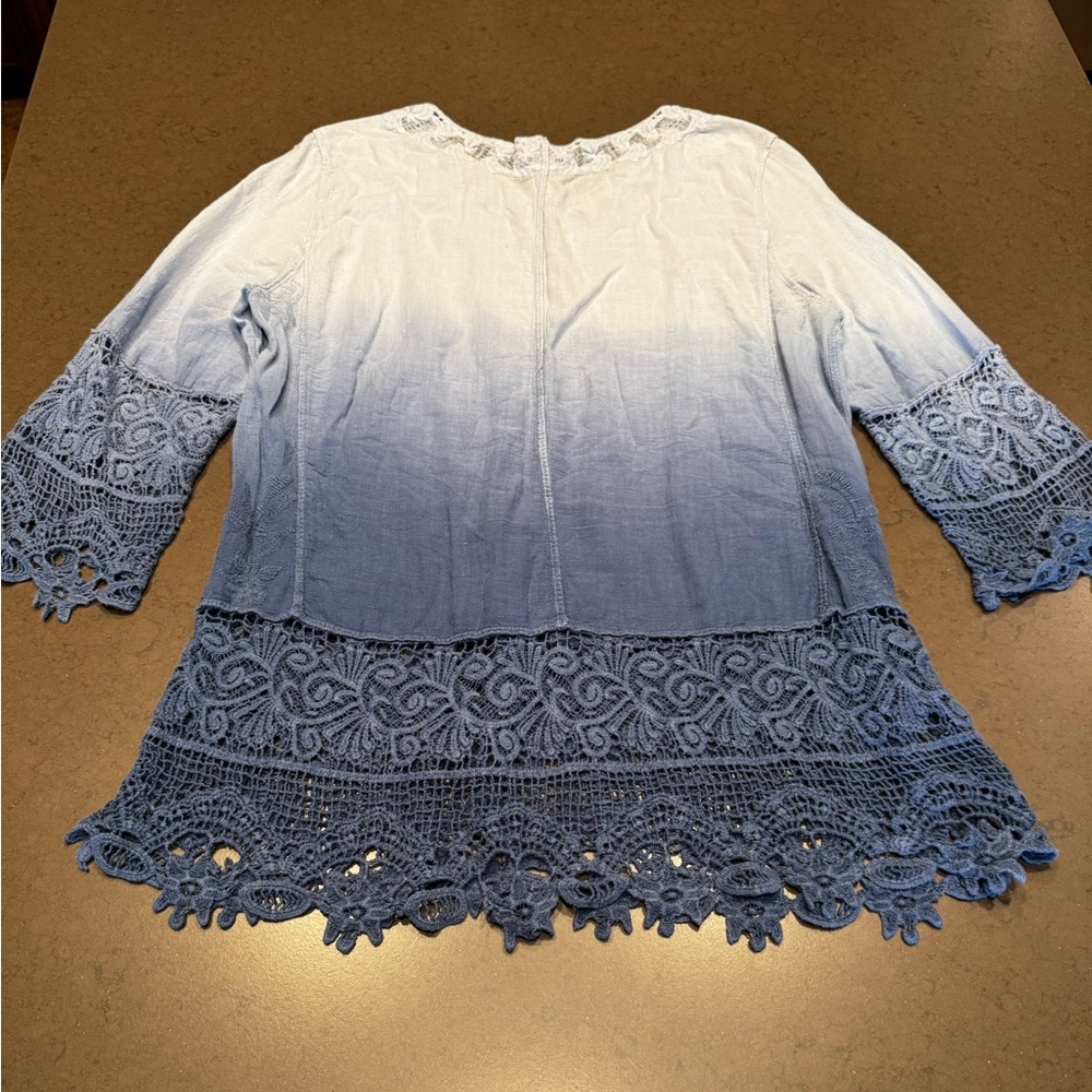 Chicos Gauze & Embroidery Top in Blue Ombre Sz: 3 - Picture 6 of 11